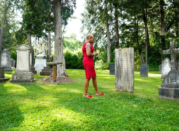 Lisa Shepperson at Elizabeth Freeman's grave